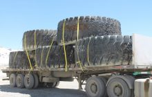 Trabajos de retiro de neumáticos en Cerro Amarillo. Foto: Antofagasta Minerals